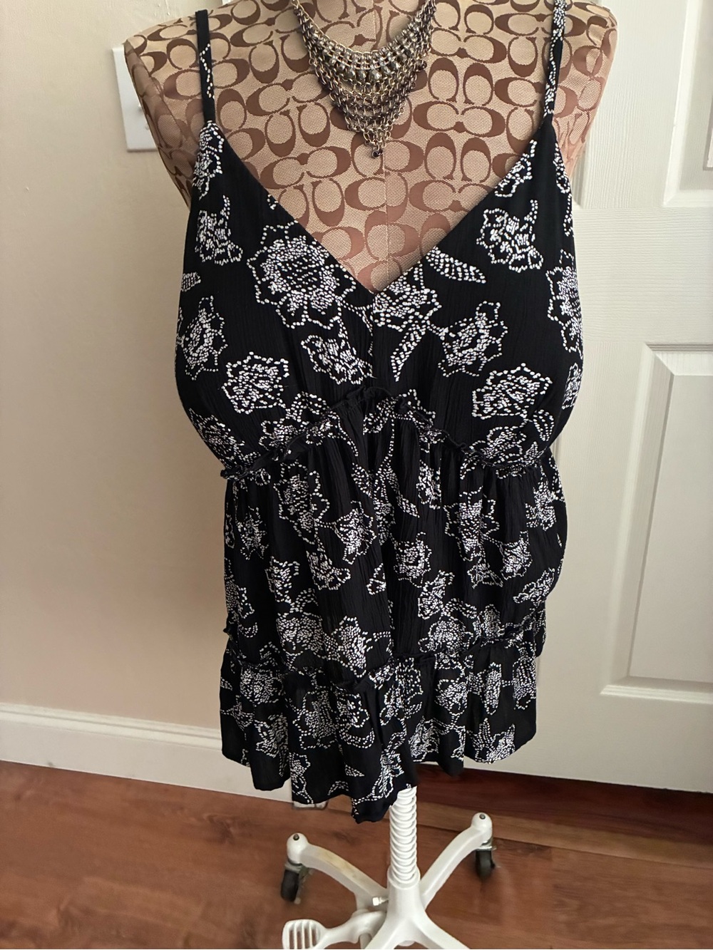 NWT Wallflower Black and White Floral Top with Removable Cups